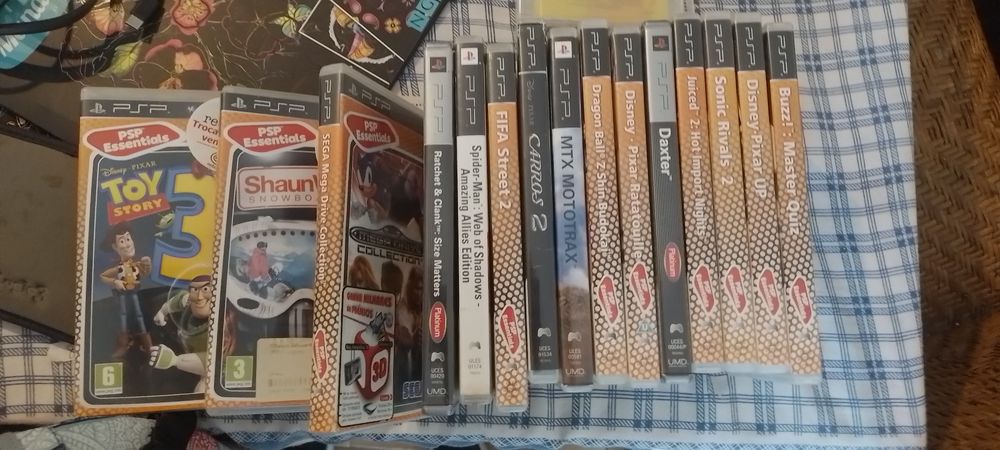 Psp com carregador 2 bolsas mais 16 jogos