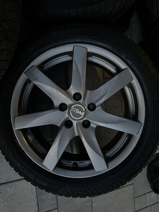 Felgi alu + opony zimowe Nokian 215/50 R17