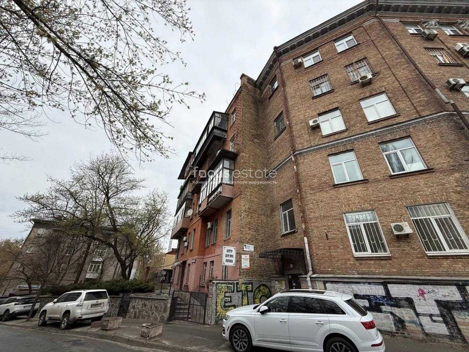 Без %. 153м2. Золоті Ворота. Львівська площа. Фасад. Окремий вхід