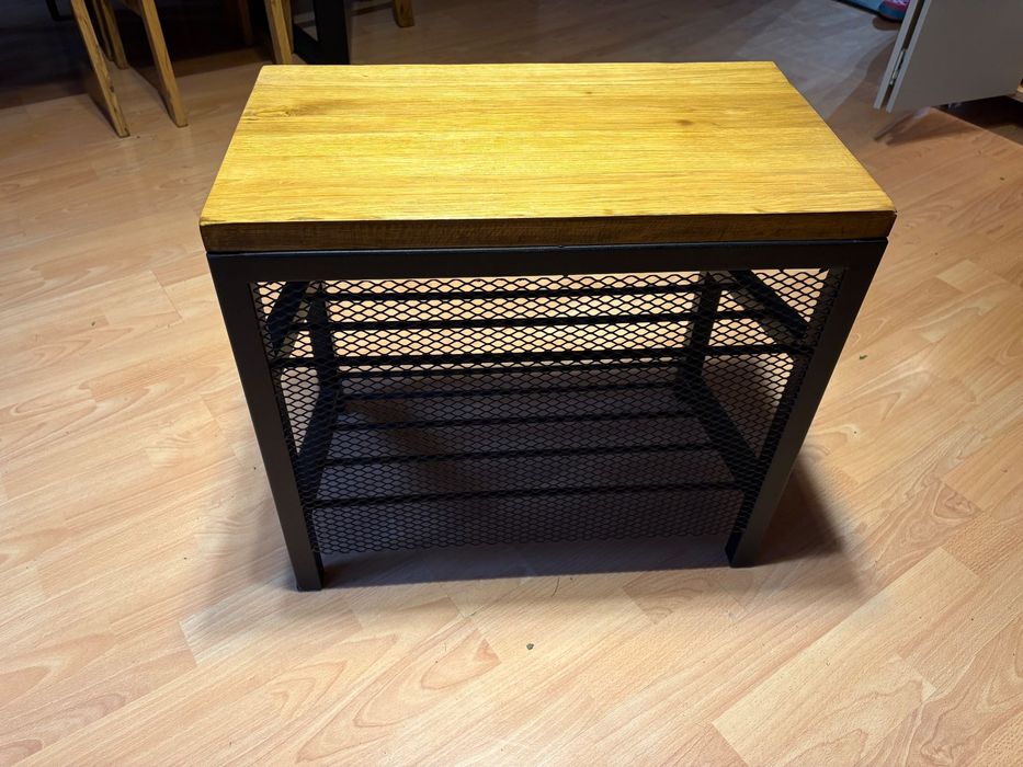 Dębowy stojak na buty w stylu industrialnym