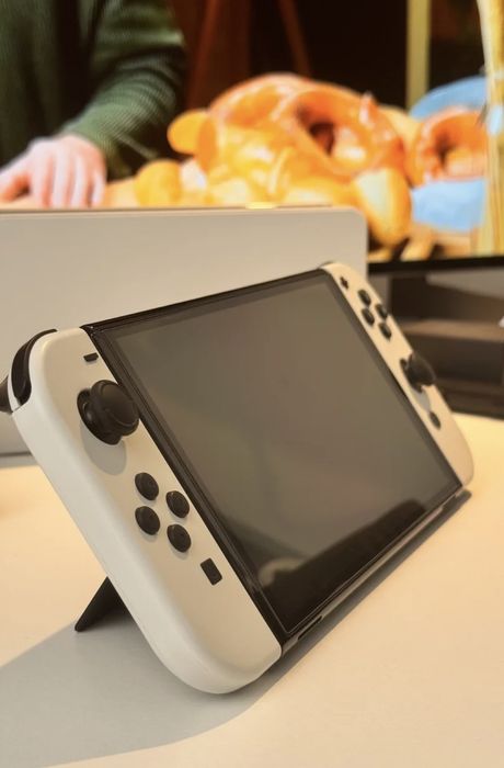 Nintendo Switch Oled + Skull&Co