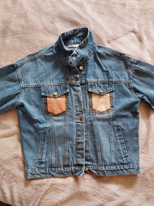 Джинсова куртка..