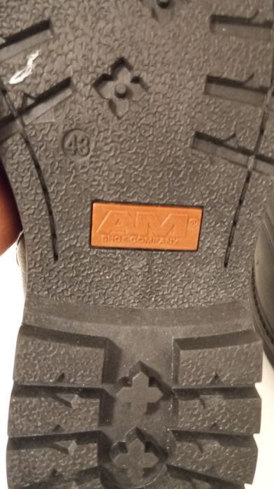 Botas AM Shoe Company - Novas, Tamanho 43, Super Estilo e Resistência!