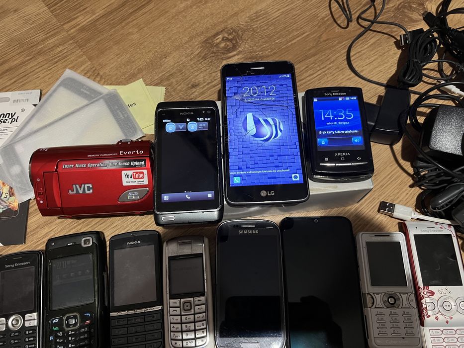 Telefony + słuchawki + kamera