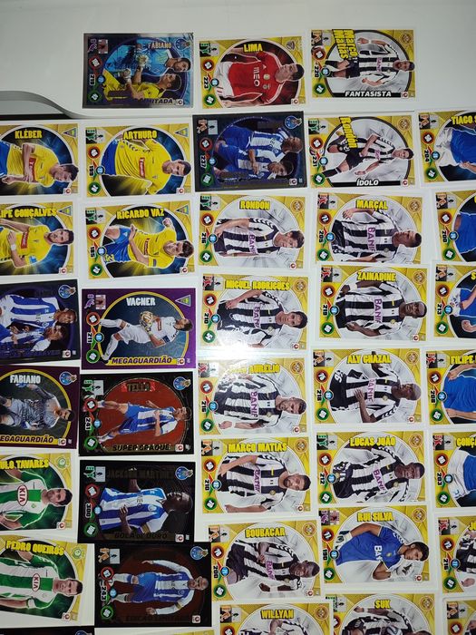 Pack de 236 cartas da Panini adrenalyn