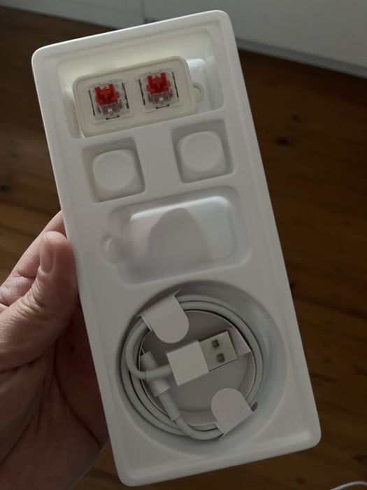 E-reader page turner