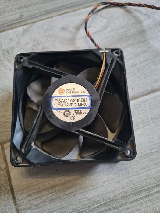 Wentylator 12x12 cm PWM 4 pin 12 V DC