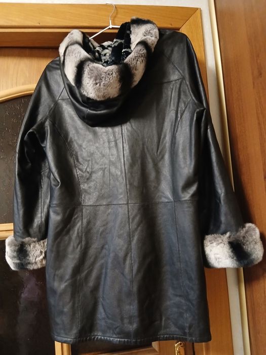 Жіноча шкіряна куртка з натуральним хутром