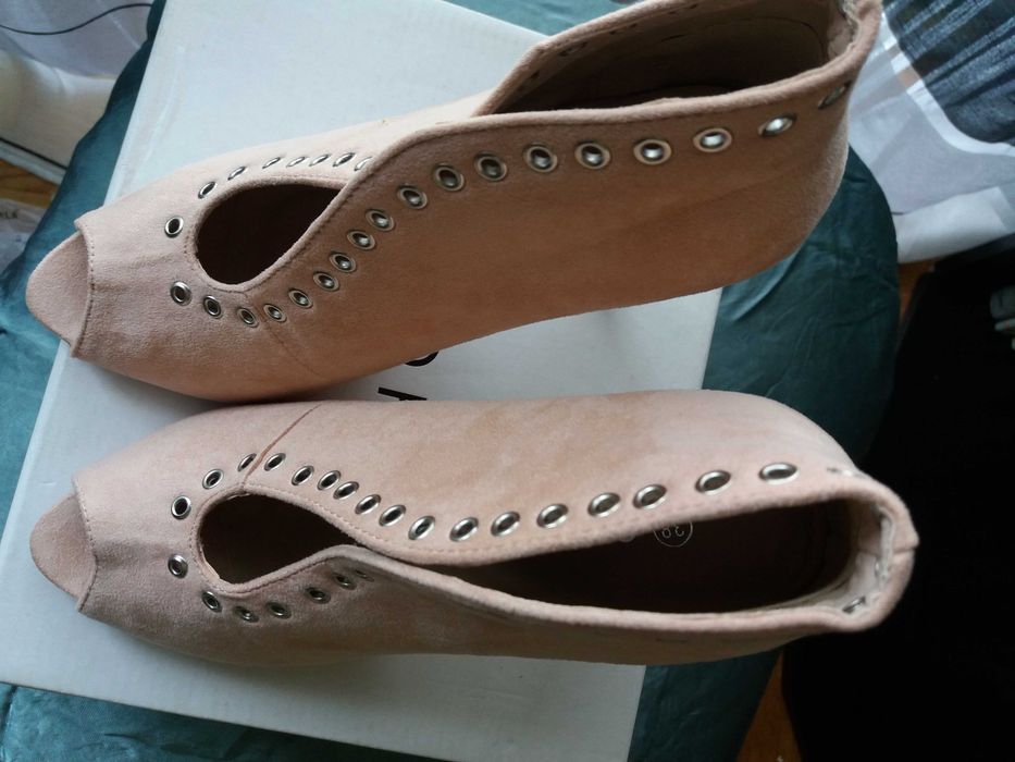 Buty damskie na szpilce