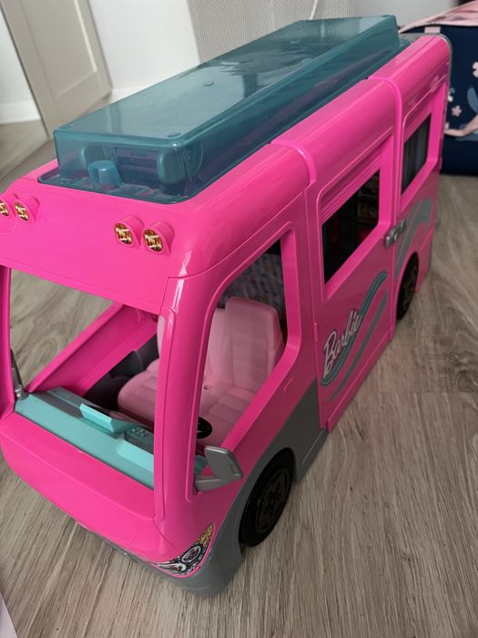 Kamper Barbie HCD46