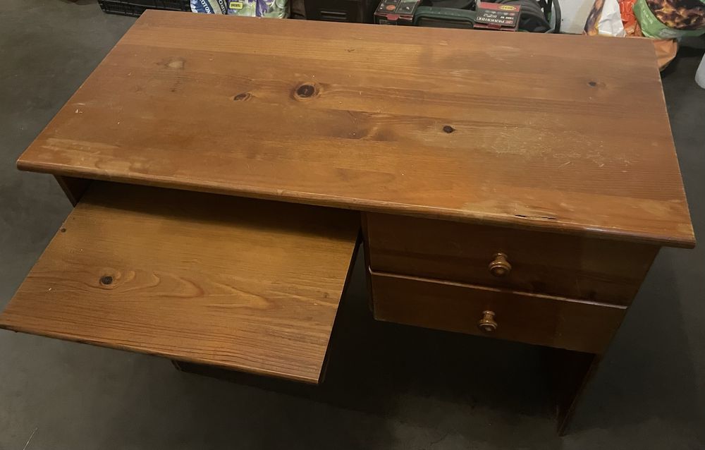 Secretária de Madeira Maciça Antiga