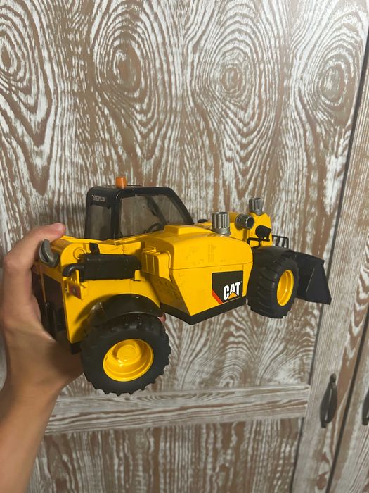 Ładowarka teleskopowa CATERPILLAR marki Bruder