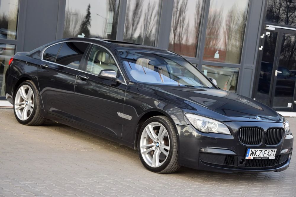 BMW Seria 7 BMW 750i 4.4 Twin turbo Bezwypadkowy Bogate Wyposażenie Niski przebieg