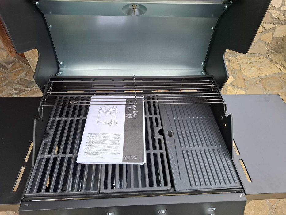 Sprzedam nowy grill gazowy 4 palnikowy