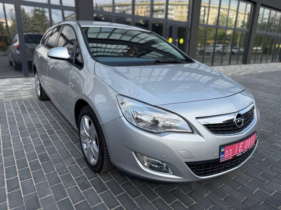 Продам Opel Astra J 2011р. 1.6 бензин на автоматі