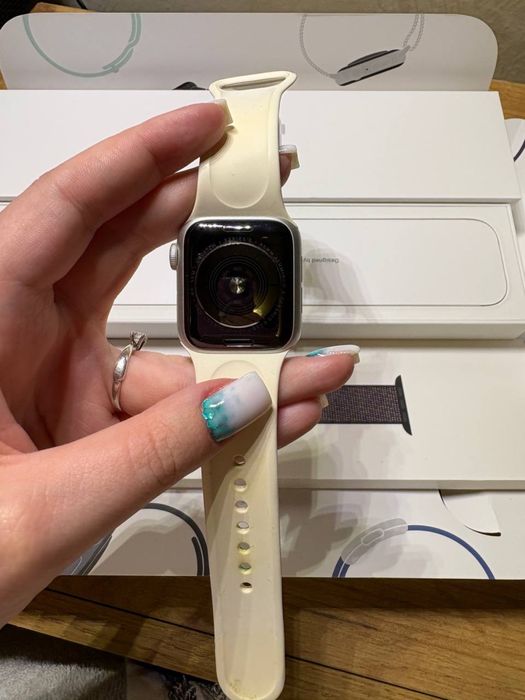 Apple watch Watch 5 40 mm акб 89% гарний  стан комплект