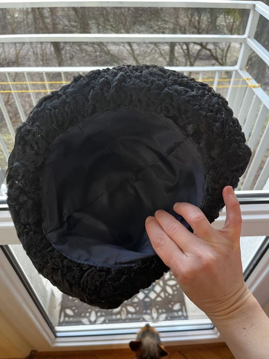 Kapelusz z karakułów