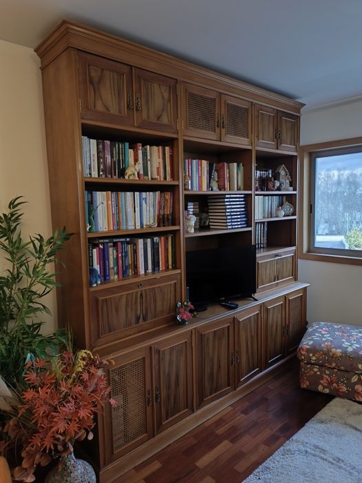 Móvel de Sala em madeira nobre