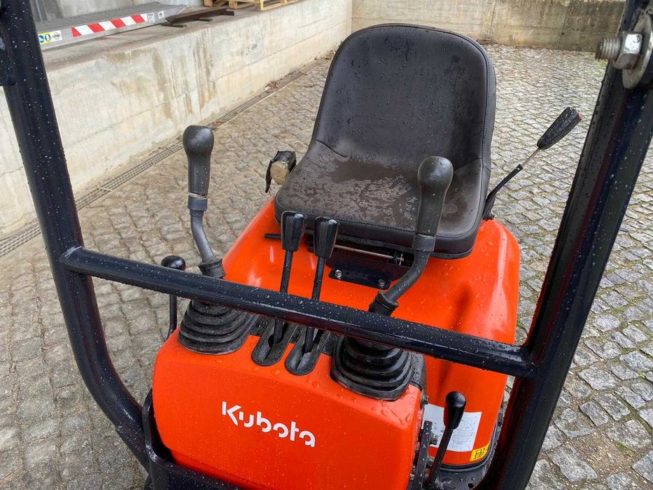 Miniescavadora Kubota U10-3