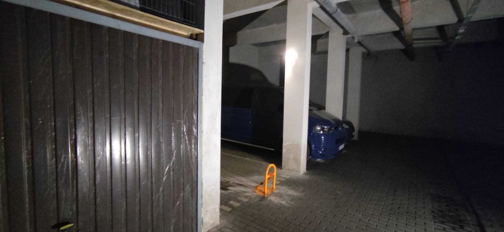 Okazja miejsce postojowe w hali garaż. centrum ul. Dzieci Wrzesińskich - Więcej