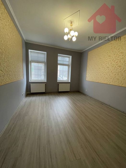 Продаж будинку в центрі міста!