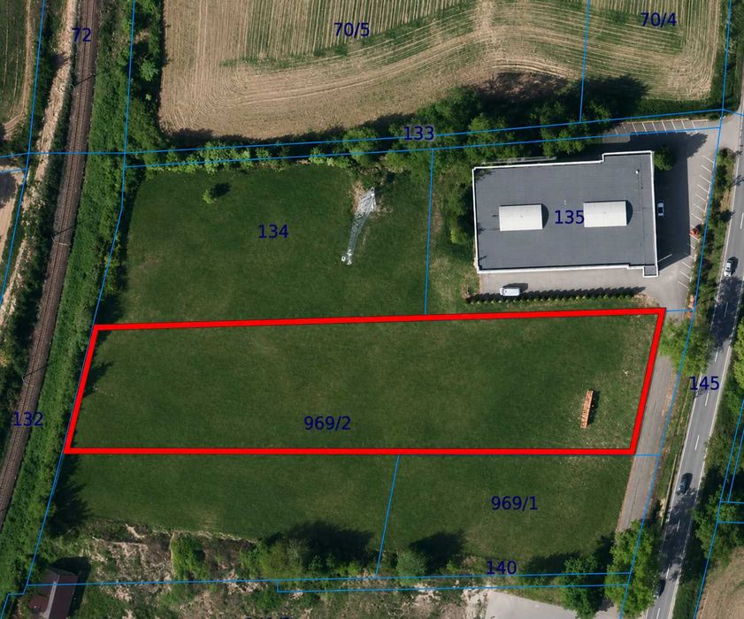 0,56 ha terenu inwestycyjnego P/U – galeria handlowa, magazyny, usługi –Międzybórz przy drodze krajowej 25