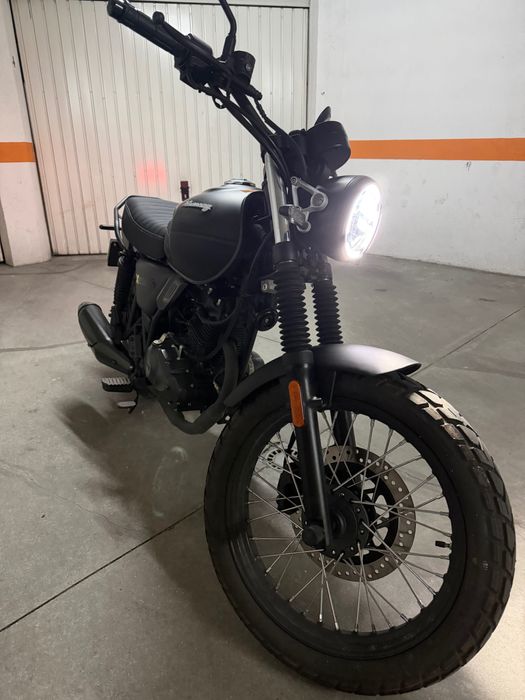 Keeway X-LIGHT 125cc com apenas 655km