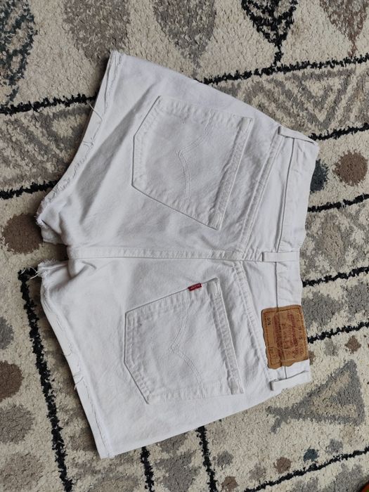 Levis białe szorty S