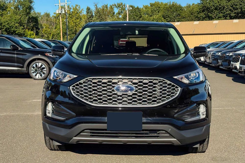 Ford Edge      2023