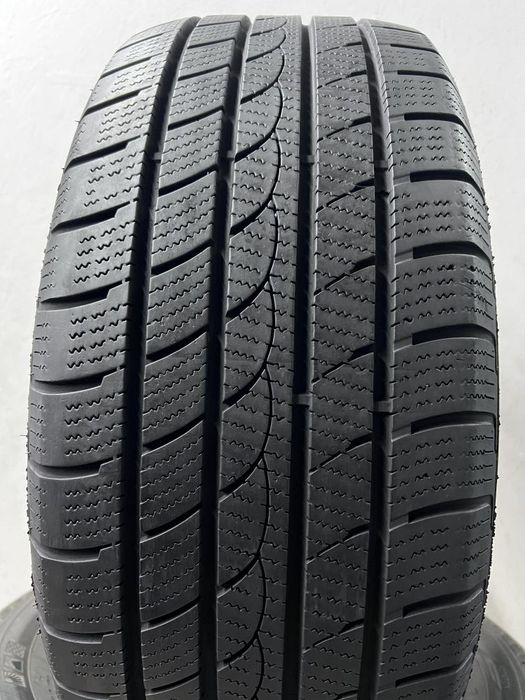 2шт зима 255/55/R18 Minerva Ice Plus S 220