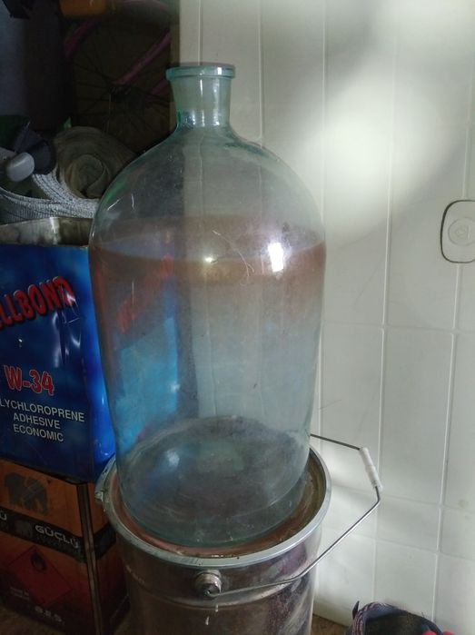 Продам бутыли на 20 литров