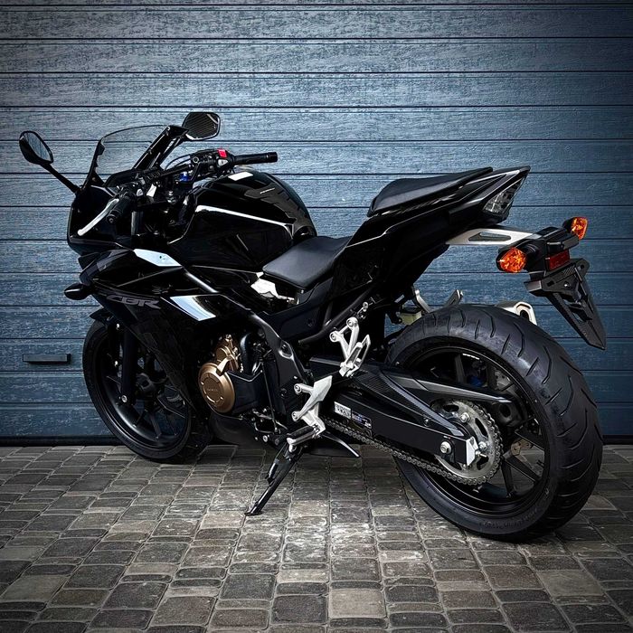 Продам мотоцикл Honda CBR400R (1676)