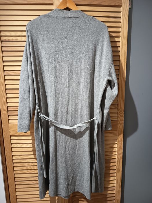 Długi sweter damski oversize