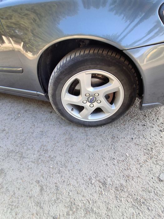 Продам volvo v50 2011року