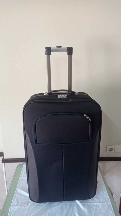 Mala de viagem grande com rodas