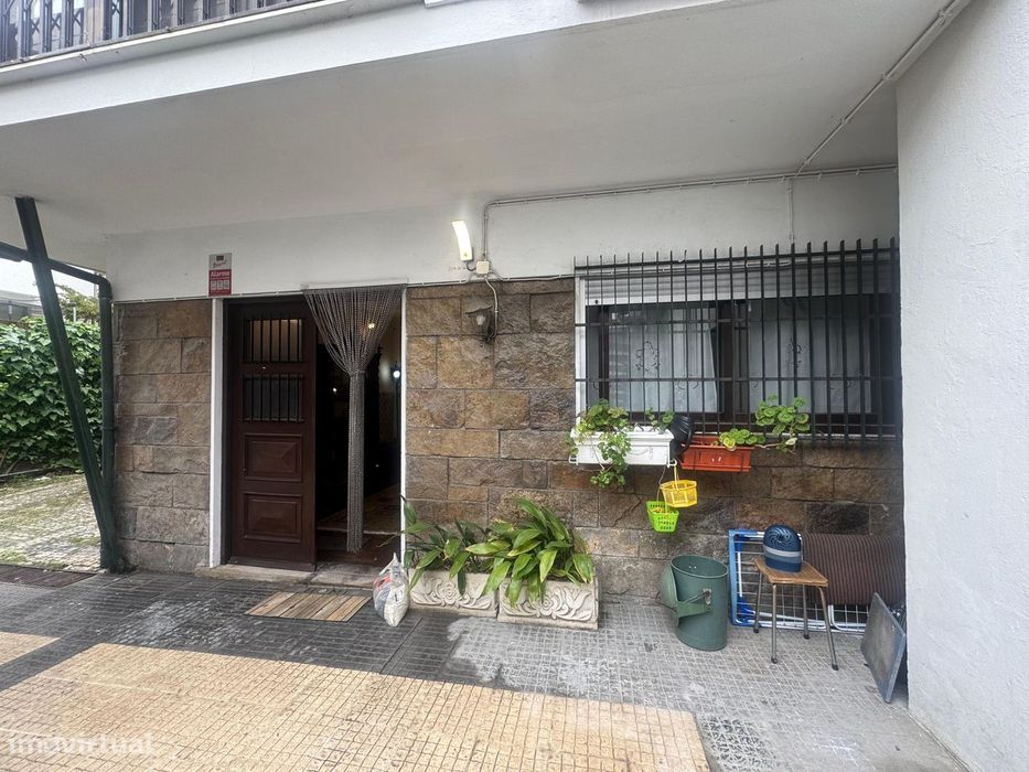 Andar Moradia T2 Mobilado e Equipado | Av. Antunes Guimarães | Terraço