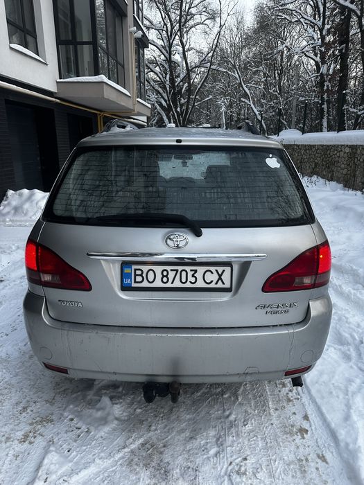 Toyota Avensis Verso