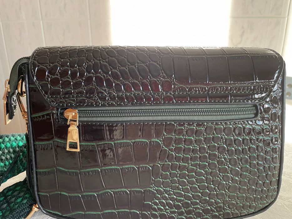 Carteira Maxfly preta com linhas verdes NOVA