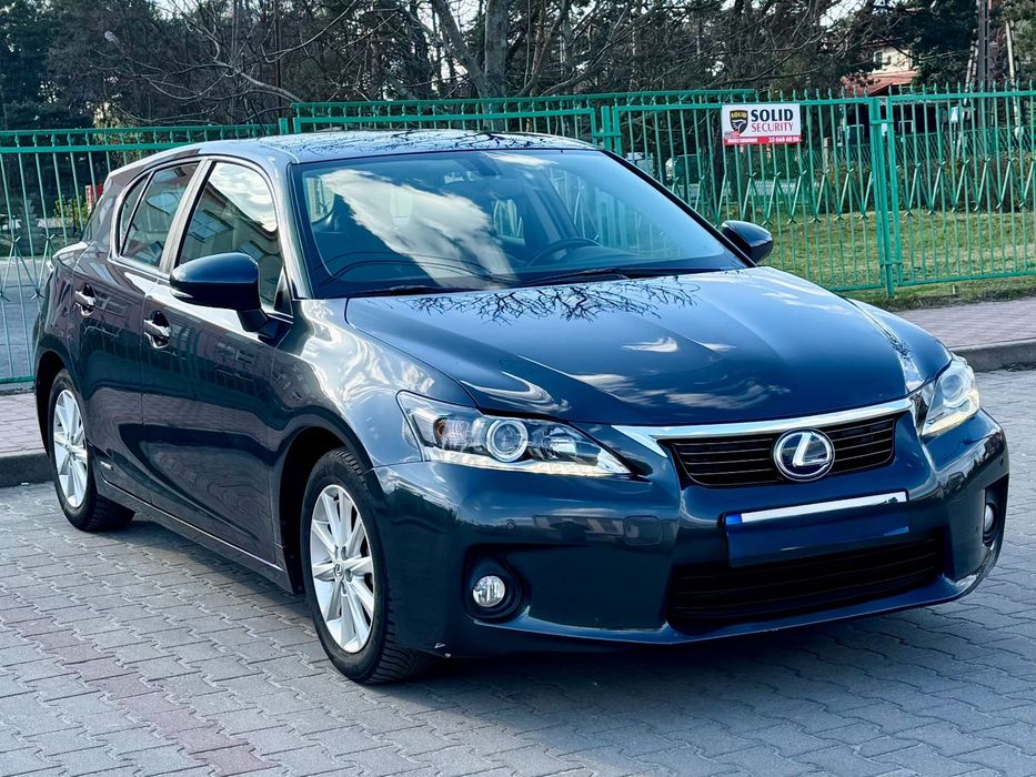 Lexus CT Lexus CT200h ze Szwajcarii w bardzo dobrym stanie