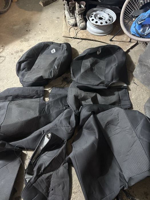 Продам авто чехли на renault megane 3