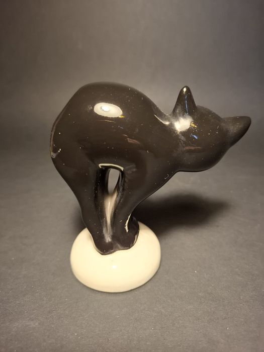 Porcelanowa Figurka kota goebel