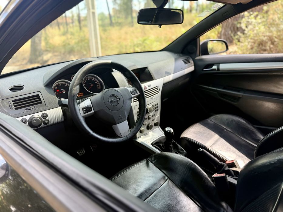 Opel Astra GTC — fotografia 9