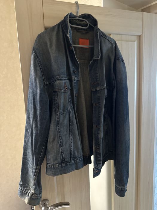 Продам джинсовий піджак HUGO BOSS
