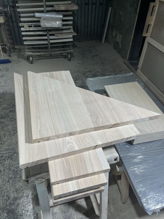 Сходи та підсходинки з масиву дерева від виробника