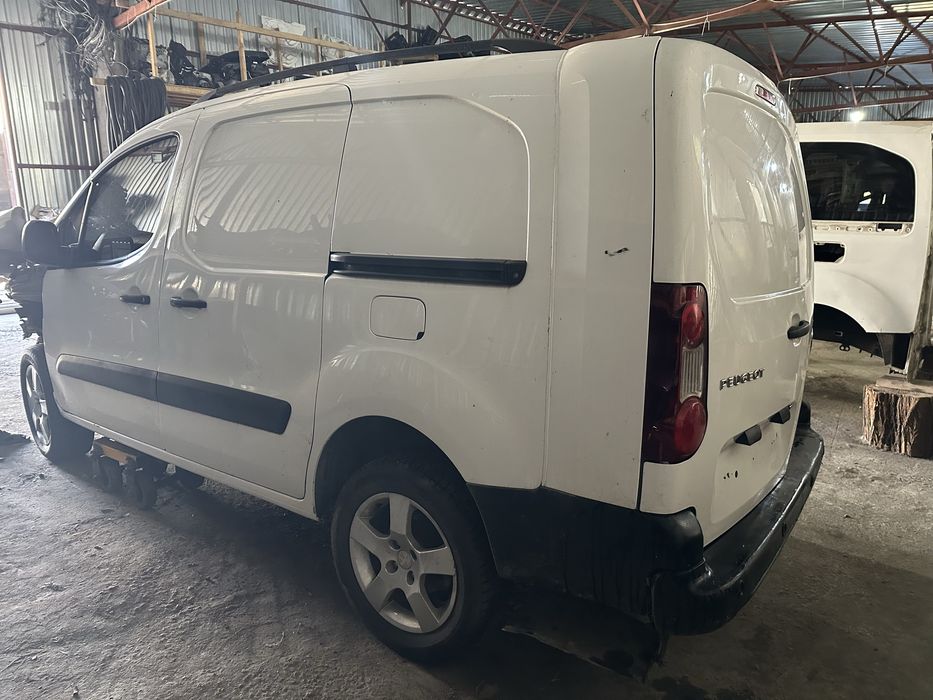 Бочина боковина кузов Сітроен Берлінго Пежо Партнер Б9 задня четверть