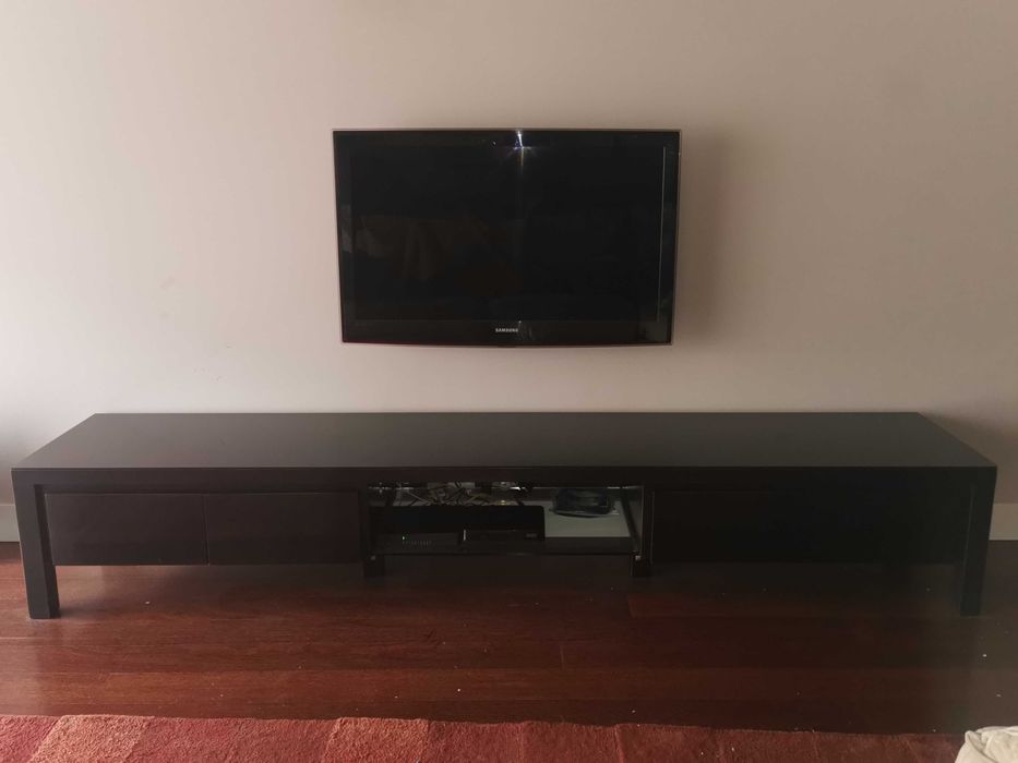 Móvel TV com vidro de proteção