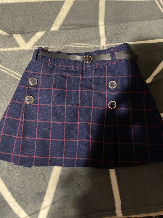 Шкільна спідниця