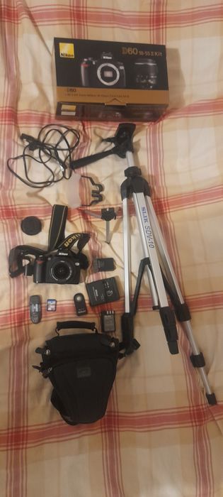 Aparat lustrzanka Nikon D60 zestaw fotograficzny