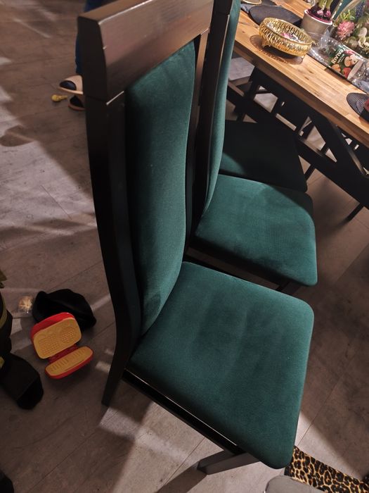 Sprzedam krzesła welurowe butelkowa zieleń 8 sztuk komplet