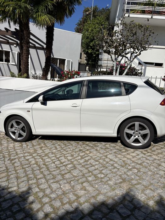 Seat Leon 1.6Tdi 2011 — photo 2